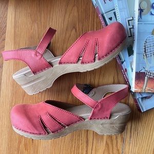 NWOB Sanita "Margarethe" Waxed Leather Mary Jane Clogs size 40